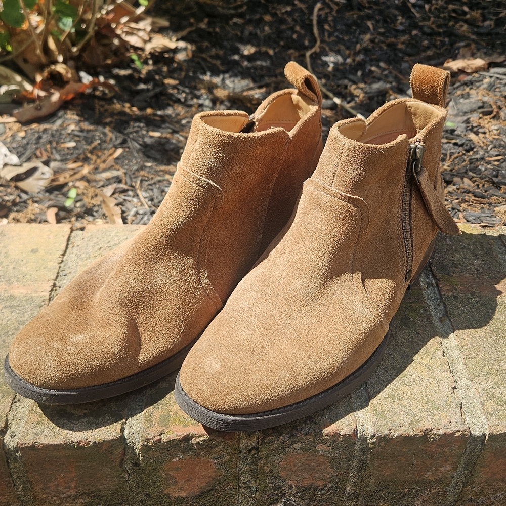 UGG Women's Chestnut Suede Ankle Booties